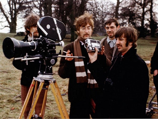 The Beatles: Strawberry Fields Forever - Dreharbeiten - George Harrison, John Lennon, Ringo Starr