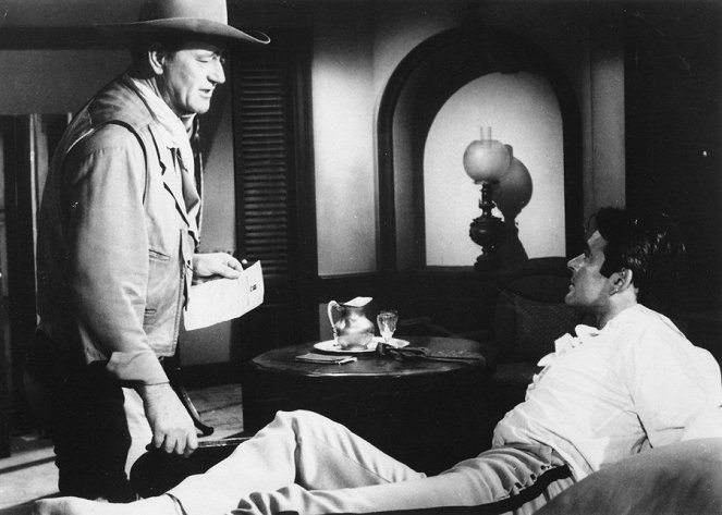 The Comancheros - Photos - John Wayne, Stuart Whitman