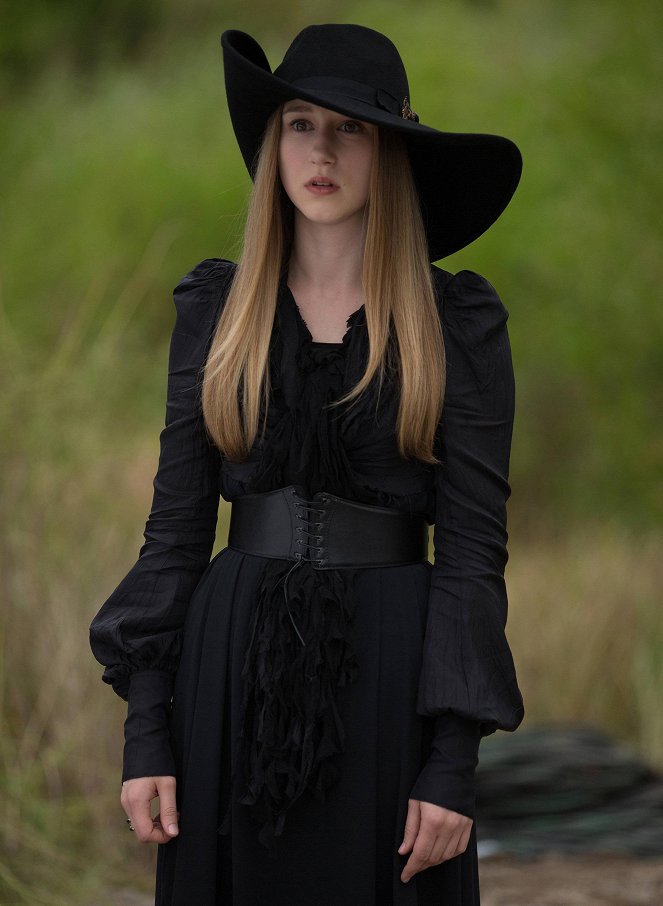 American Horror Story - Burn, Witch. Burn! - De la película - Taissa Farmiga