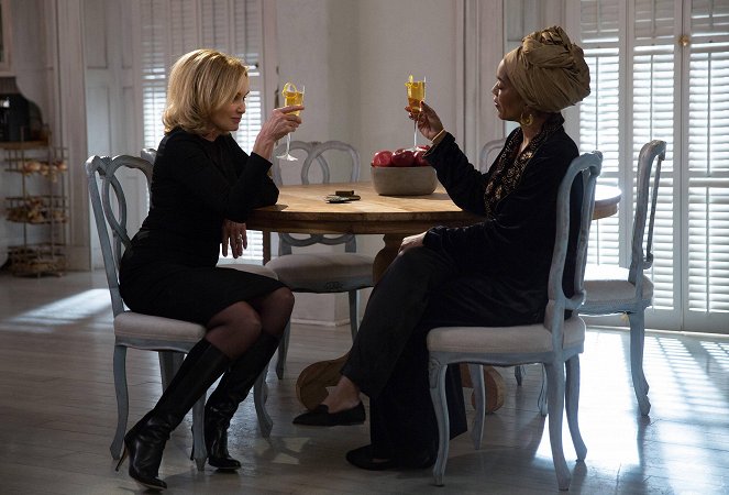 American Horror Story - Protect the Coven - Photos - Jessica Lange, Angela Bassett