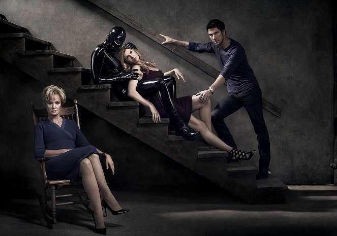 American Horror Story - Murder House - Promoción - Jessica Lange, Connie Britton, Dylan McDermott