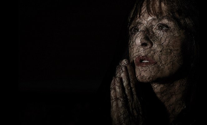 American Horror Story - Coven - Werbefoto - Patti LuPone