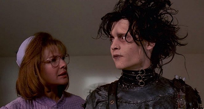 Edward mit den Scherenhänden - Filmfotos - Dianne Wiest, Johnny Depp