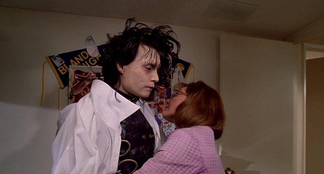 Edward mit den Scherenhänden - Filmfotos - Johnny Depp, Dianne Wiest