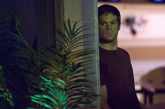 Dexter - Season 2 - It's Alive! - Photos - Michael C. Hall