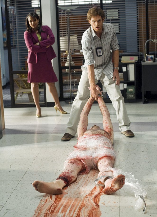 Dexter - Odpor je marný - Z filmu - Luna Lauren Velez, Michael C. Hall