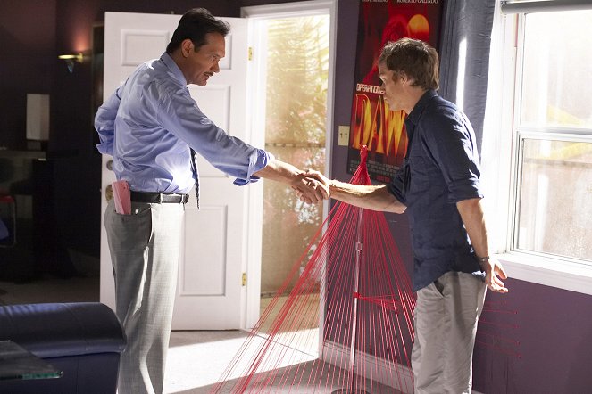 Dexter - Season 3 - Our Father - Photos - Jimmy Smits, Michael C. Hall