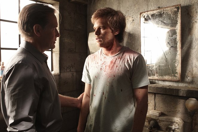 Dexter - Season 5 - My Bad - Photos - James Remar, Michael C. Hall