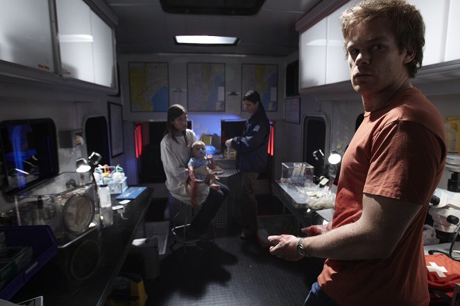 Dexter - Season 5 - My Bad - Photos - Jennifer Carpenter, Michael C. Hall