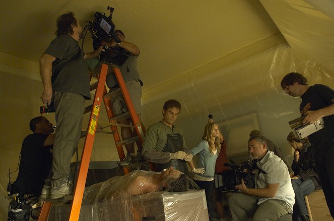 Dexter - Season 5 - Weź to! - Z realizacji - Michael C. Hall, Julia Stiles
