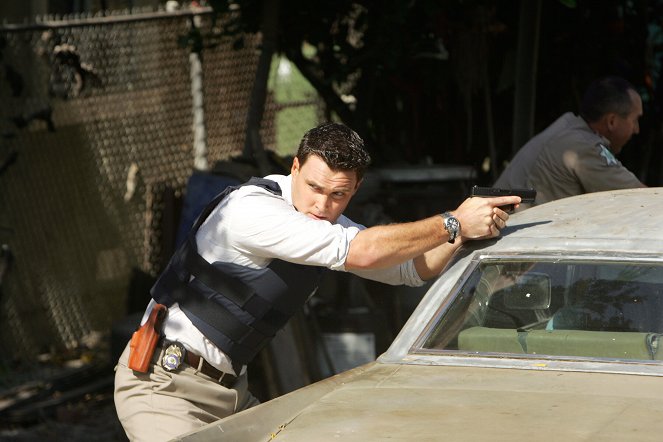 The Mentalist - Season 1 - Red Hair and Silver Tape - Photos - Owain Yeoman