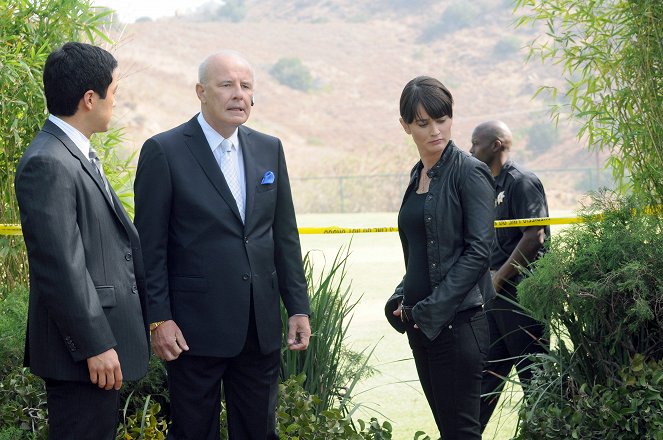 The Mentalist - Throwing Fire - Photos - Tim Kang, Robin Tunney