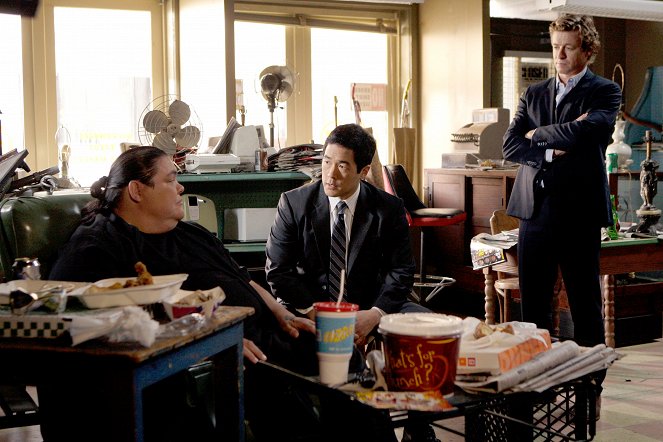 The Mentalist - Blood In, Blood Out - Photos - Tim Kang, Simon Baker
