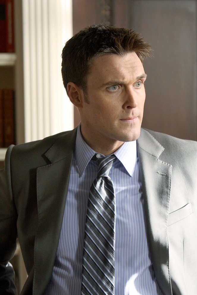 The Mentalist - Red All Over - Photos - Owain Yeoman