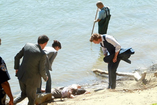 The Mentalist - The Blood on His Hands - Photos - Simon Baker