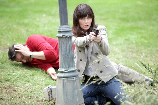 The Mentalist - Red Hot - Photos - Currie Graham, Robin Tunney