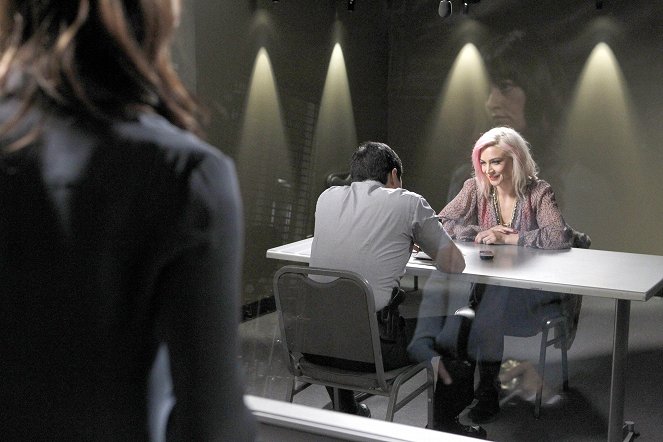 The Mentalist - Pink Tops - Photos - Samaire Armstrong