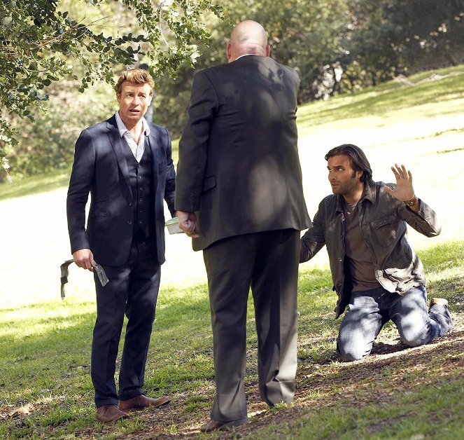 The Mentalist - Season 5 - Red and Itchy - Photos - Simon Baker