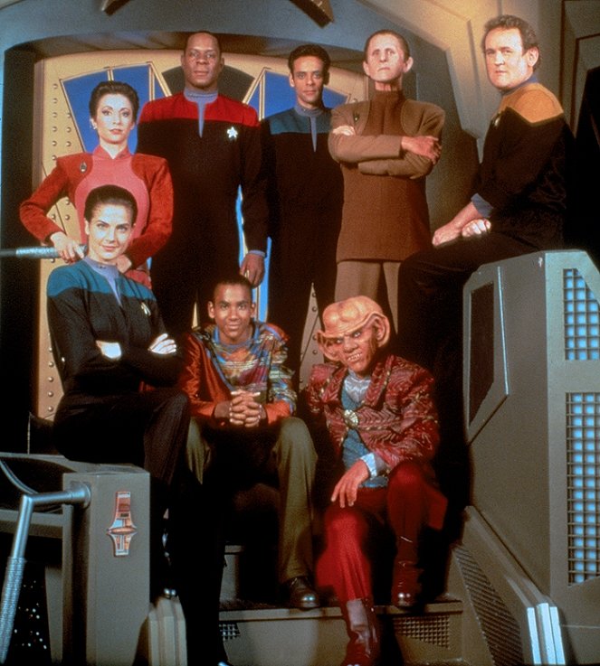 Star Trek: Deep Space Nine - Season 3 - Promóció fotók - Terry Farrell, Nana Visitor, Avery Brooks, Cirroc Lofton, Alexander Siddig, Armin Shimerman, Rene Auberjonois, Colm Meaney