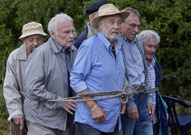 Piknik - Filmfotos - Oldřich Vlach, Luděk Munzar, Leopold Haverl, František Němec, Ladislav Mrkvička