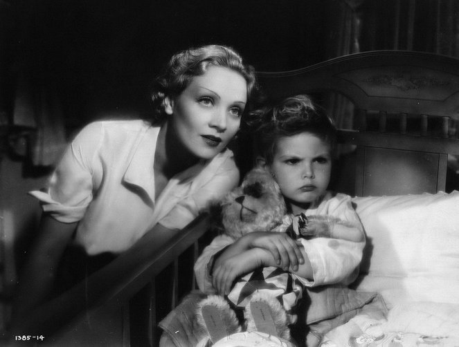Vaalea Venus - Kuvat elokuvasta - Marlene Dietrich, Dickie Moore