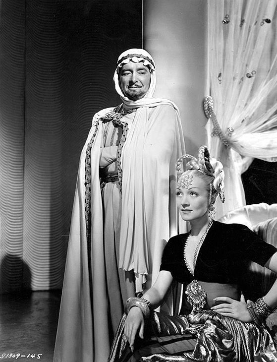 Kismet - Filmfotók - Ronald Colman, Marlene Dietrich