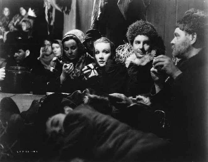Rytíř beze zbraně - Z filmu - Marlene Dietrich, Robert Donat