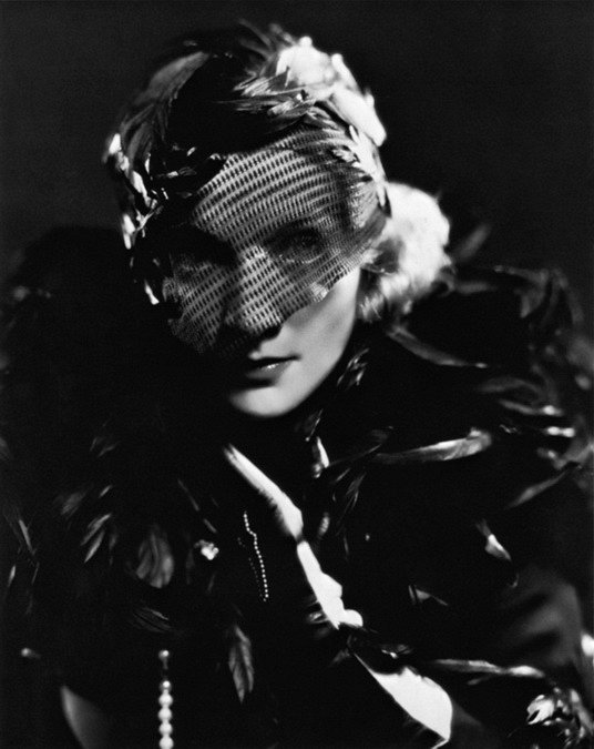 Shanghain pikajuna - Promokuvat - Marlene Dietrich