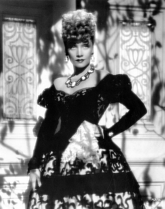 The Flame of New Orleans - Promoción - Marlene Dietrich