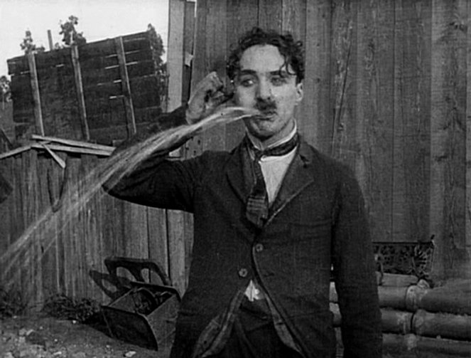A Film Johnnie - Filmfotos - Charlie Chaplin