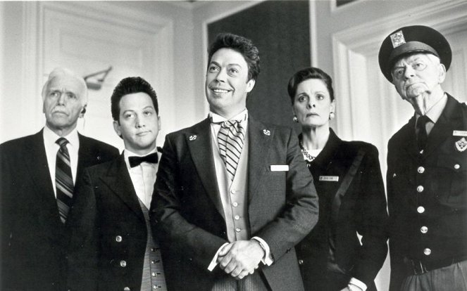 Home Alone 2: Lost in New York - Photos - Rob Schneider, Tim Curry, Dana Ivey