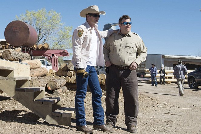 Longmire - The Road to Hell - Van film - Bailey Chase, Adam Bartley
