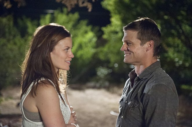 Longmire - Tuscan Red - Photos - Cassidy Freeman, Bailey Chase