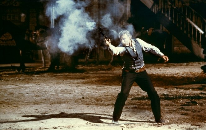 The Stranger and the Gunfighter - Photos - Lee Van Cleef