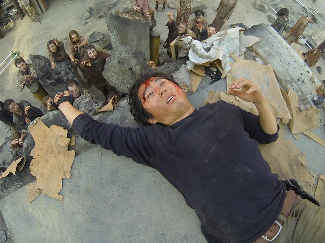 The Walking Dead - Neben dem Gleis - Dreharbeiten - Steven Yeun