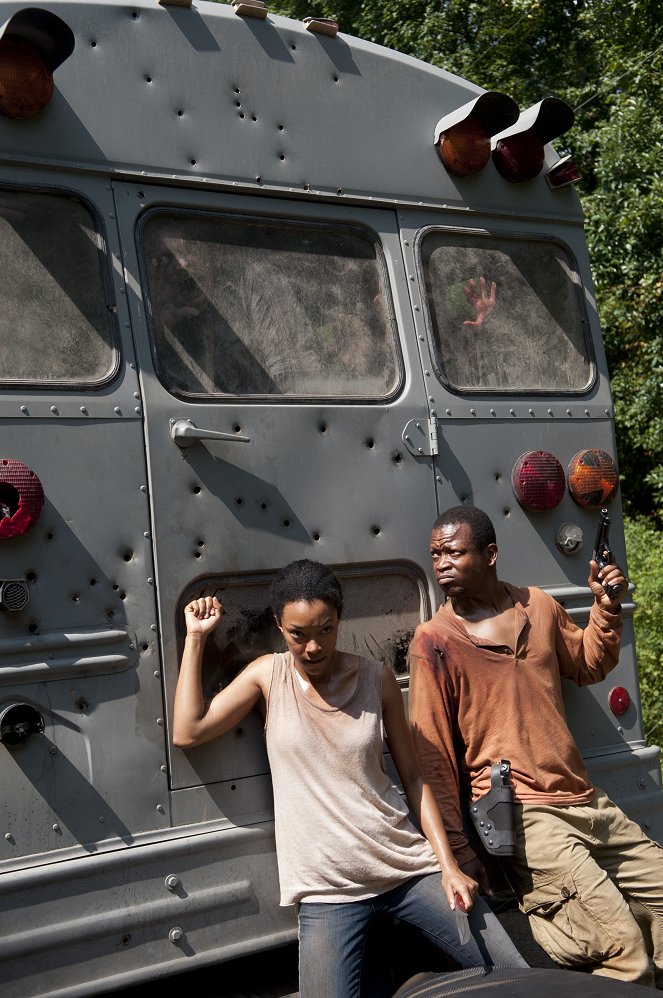 The Walking Dead - Détenus - Film - Sonequa Martin-Green, Lawrence Gilliard Jr.