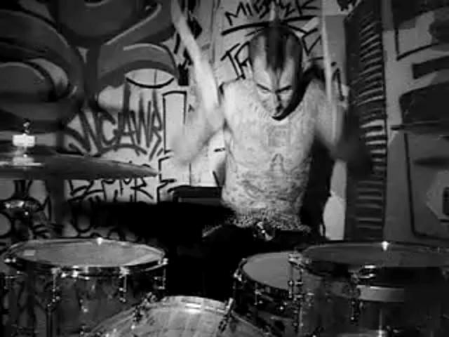 Blink 182: Violence - Filmfotók - Travis Barker