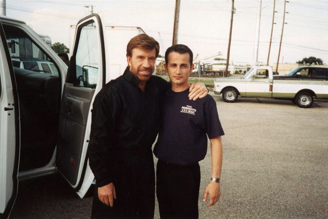 The President's Man: A Line in the Sand - Tournage - Chuck Norris