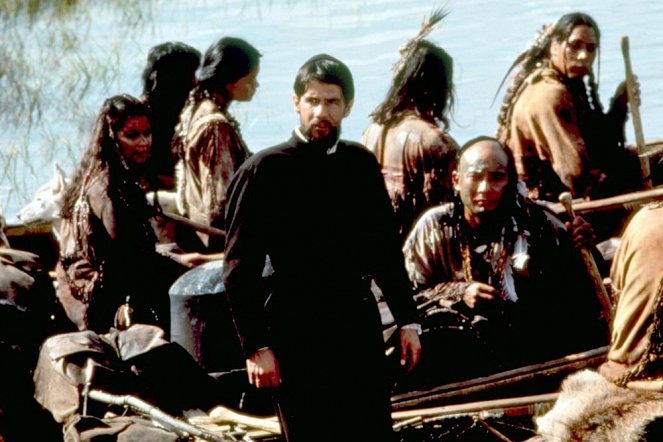 Black Robe - Am Fluß der Irokesen - Filmfotos - Lothaire Bluteau