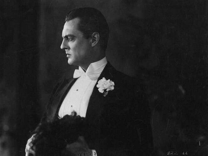 The Lucky Lady - Photos - Lionel Barrymore