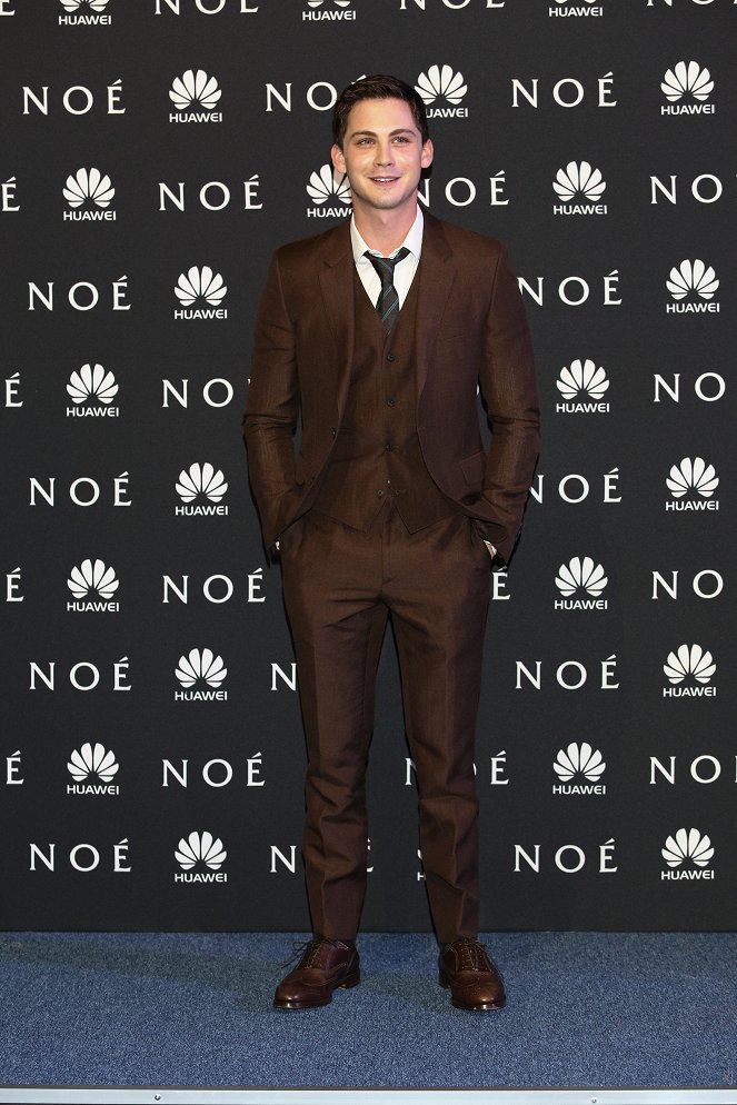 Noé - De eventos - Logan Lerman