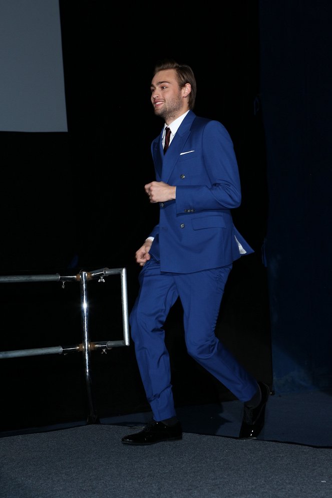 Noé - Eventos - Douglas Booth