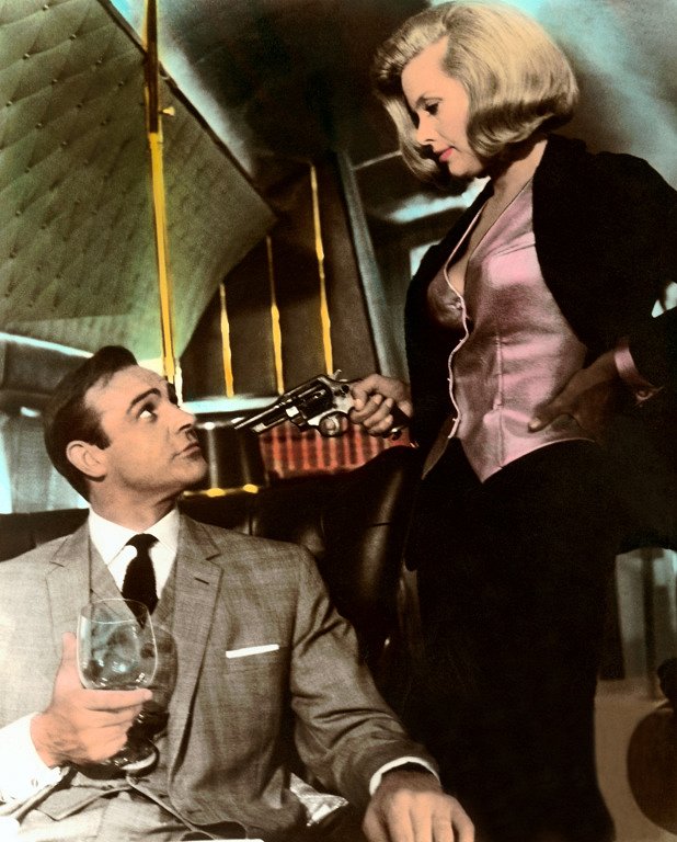 Goldfinger - Film - Sean Connery, Honor Blackman