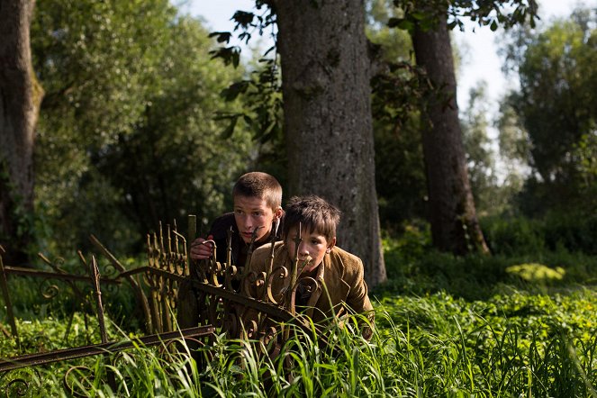 Vlčí děti - Z filmu - Levin Liam, Patrick Lorenczat