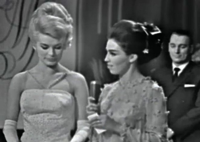 Miss Suomi 1964 - Filmfotos - Riitta Kautiainen, Lenita Airisto