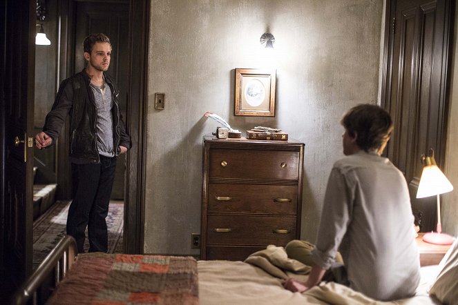 Bates Motel - Shadow of a Doubt - Photos - Max Thieriot