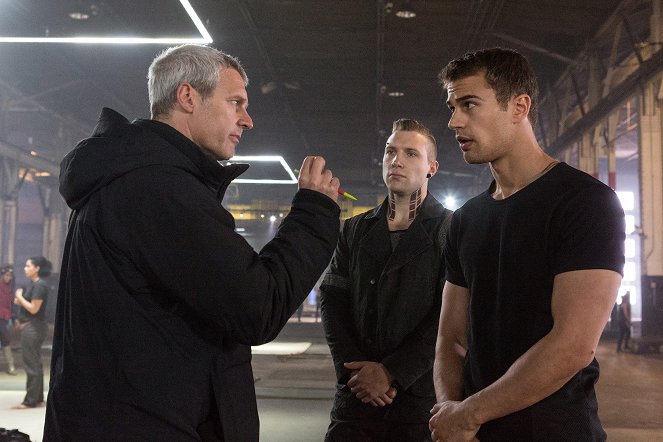 Die Bestimmung - Divergent - Dreharbeiten - Neil Burger, Jai Courtney, Theo James