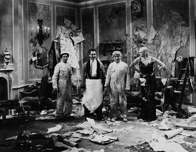Kobylkáři - Z filmu - Chico Marx, Groucho Marx, Harpo Marx, Esther Muir