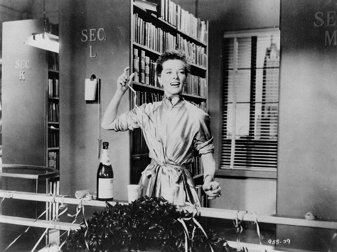 Eine Frau, die alles weiß - Filmfotos - Katharine Hepburn