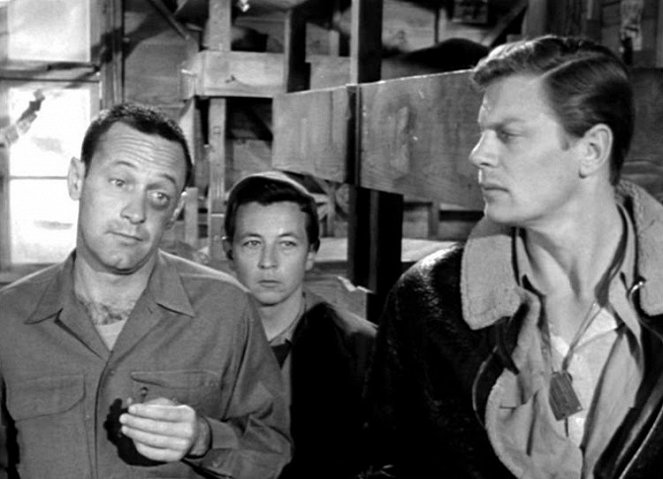 Stalag 17 - Photos - William Holden, Peter Graves